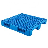 Heavy-duty grid surface and 3 runners plastic pallet